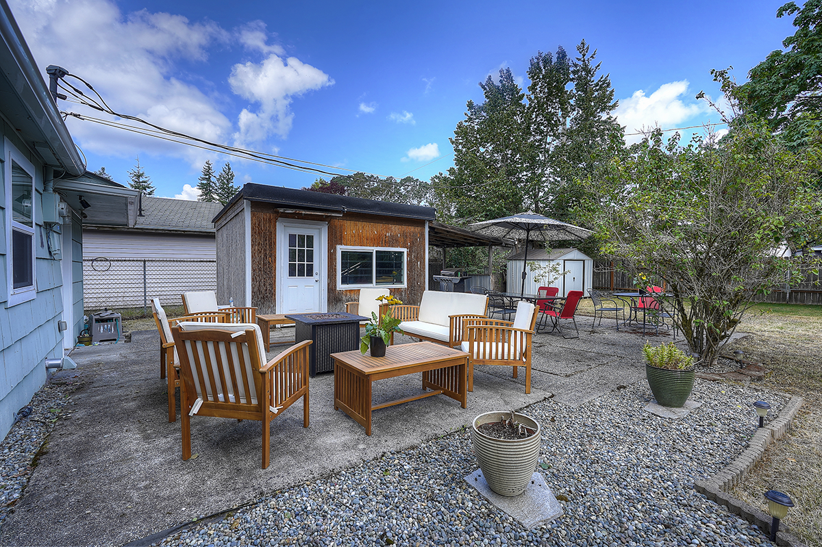 Outdoor Living - 6605 87th St SW